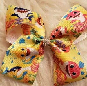 Baby shark bow